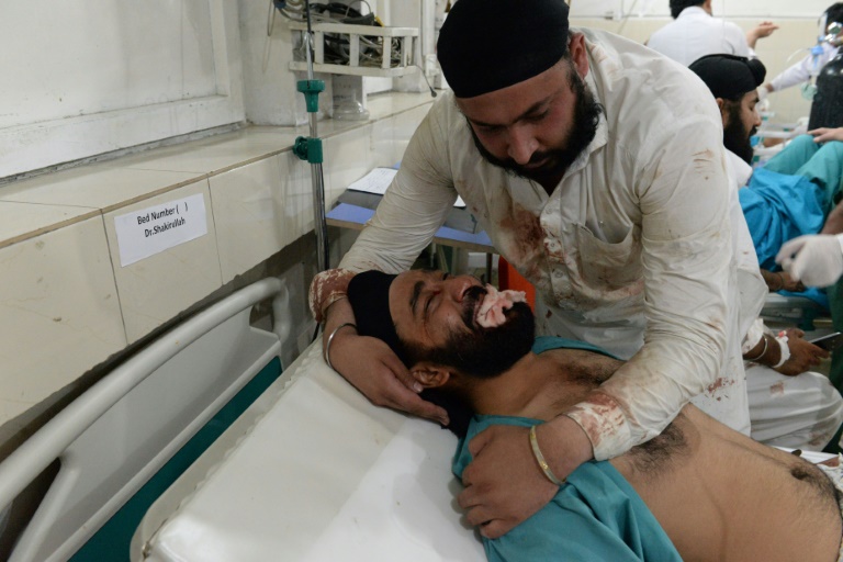  داعشي يفجر نفسه ويقتل 19 شخصا في شرق افغانستان