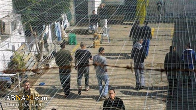 Zionist forces issue 43 administrative detention orders against Palestinian captives