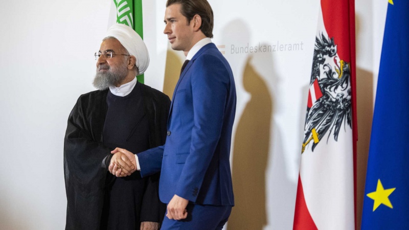 Presidente Rouhani pede manutenção do acordo sobre programa nuclear