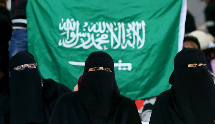 السعودية: جدل واسع حول حقوق المرأة في السفر