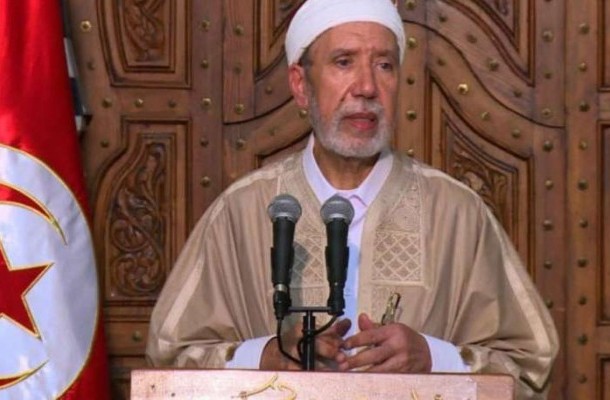 الأئمة في تونس يطالبون المفتي بإلغاء الحج