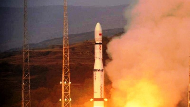 Paquistão lança dois satélites sensoriais