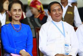  ၿငိမ္းခ်မ္းေရးလိုလားသူႏွင့္ ျပည္ေထာင္စုအက်ိဳးစီးပြားၾကည့္သူမ်ား ၂၁ ရာစု ပင္လံုတြင္ ေပၚလြင္လာမည္ဟု ေဒၚေအာင္ဆန္းစုၾကည္ေျပာ ၂၀၂၀ ထ
