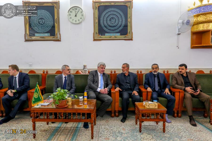 Russian ambassador visits Holy Shrine of Imam Ali (A.S.)