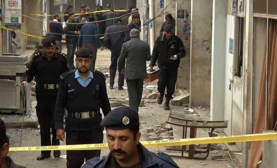  انتحاري داعشي يفجر نفسه ويقتل ويجرح 185 شخصا في باكستان