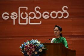 လုံၿခံဳေရးက႑ သေဘာတူညီမွ ၿငိမ္းခ်မ္းေရးသေဘာတူညီခ်က္ ျပည့္စုံမည္ဟု အတိုင္ပင္ခံပုဂၢိဳလ္ ေဒၚေအာင္ဆန္းစုၾကည္ေျပာ