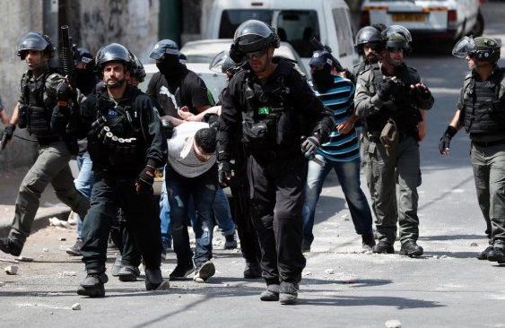 حملة دهم واعتقالات في "الضفة الغربية" تطال 16 فلسطينيا