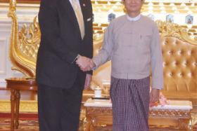 သမၼတဦးဝင္းျမင့္၊ အတုိင္ပင္ခံပုဂၢိဳလ္ ေဒၚေအာင္ဆန္းစုၾကည္တို႔ ရခိုင္ျပည္နယ္အႀကံေပး အဖြဲ႕ကို လက္ခံေတြ႕ဆံု
