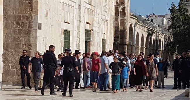 Over 1000 Israeli settlers break into Al-Aqsa Mosque/ Pics