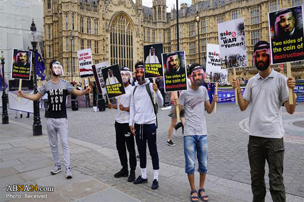 Activists stage anti-Saudi protest in London as Qatari emir arrives