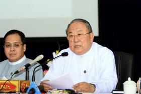 ဗဟုိဘဏ္ဥကၠ႒ဦးေက်ာ္ေက်ာ္ေမာင္ကို ထပ္မံခန္႔အပ္ ဗဟုိဘဏ္ဥကၠ႒အေျပာင္းအလဲမလုပ္ႏုိင္သျဖင့္ ေ၀ဖန္မႈမ်ားရွိ