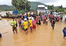 ဘီးလင္းၿမိဳ႕တြင္ ေရႀကီးခ်ိန္ စက္ေလွခေစ်းႀကီးသျဖင့္ ခရီးသည္အခ်ိဳ႕ အခက္အခဲျဖစ္ေန