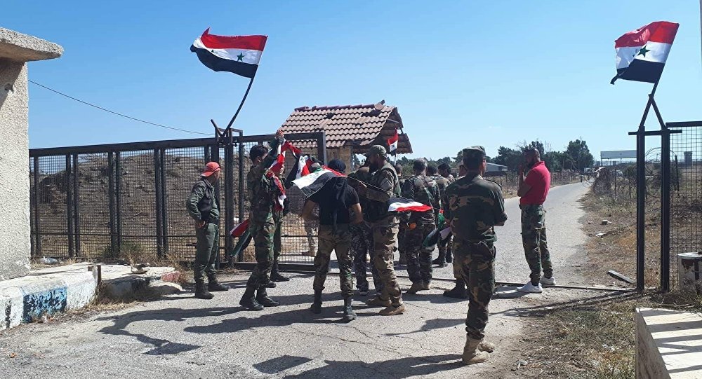 فيديو/ من معبر القنيطرة يظهر رفع العلمين السوري والفلسطيني هناك