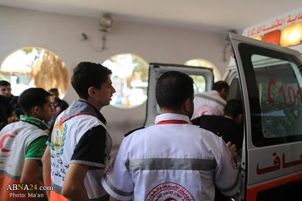Israeli forces shoot, injure 2 Palestinians in Gaza
