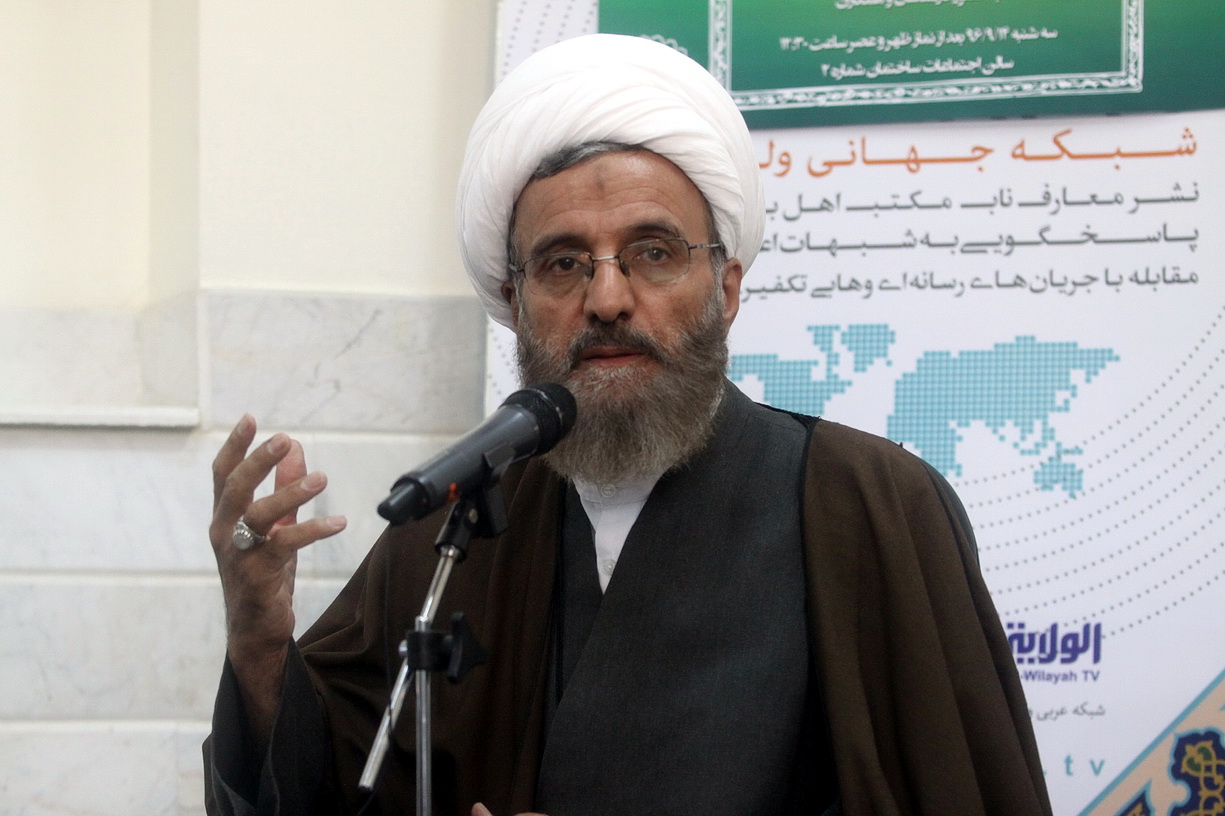 الشعب الايراني العظيم سيخرج من هذه الازمة "مرفوع الرأس" من الازمة الاقتصادية