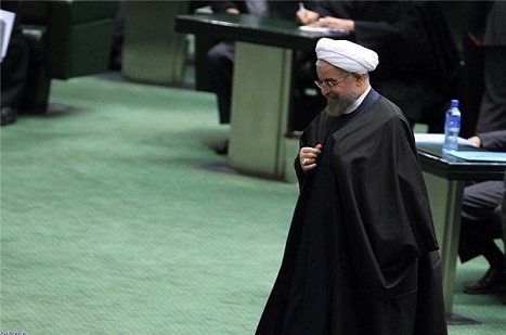 İran Meclisi’nden Ruhani’ye kritik soru önergesi