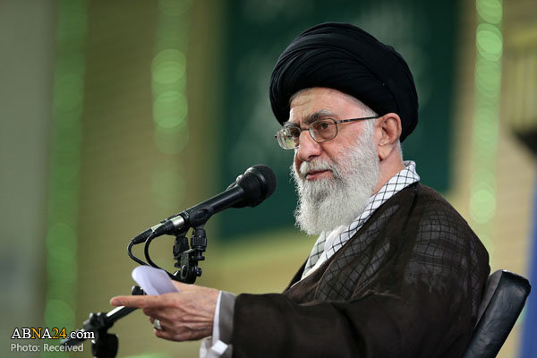 Imam Khamenei urges Rouhani to crack down on corruption