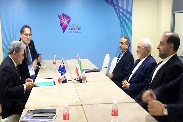 ایران اور نیوزی لینڈ کے وزراء خارجہ کی سنگا پور میں ملاقات