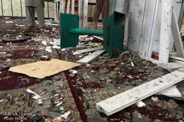 阿富汗东部一清真寺遭自杀式袭击造成130人死伤(附图)