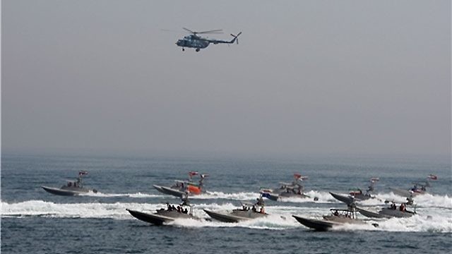 الحرس الثوري يجري مناورات كبرى في الخليج الفارسي ومضيق هرمز 