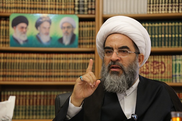 امريكا لا تريد التطور الاقتصادي او الحرية او كرامة الشعب الايراني وانما تحاول القضاء على "الجمهورية الاسلامية" فقط