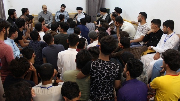    المرجع الحكيم  يدعو الشباب إلى عدم التنازل عن القيم التي أرساها القرآن وسار عليها المعصومين (ع)