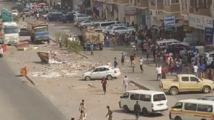 انفجار عنيف يستهدف موكب "محافظ تعز" المعين من العدوان في عدن