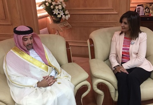 وزيرة الهجرة المصرية تتلقى وعودا من السفير الخليفي في القاهرة لإرجاع "معلمين مصريين" للبحرين