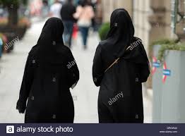 Links, Frau, Muslima