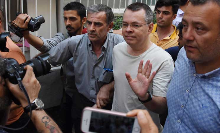 تركيا تتحدى أمريكا وترفض مجددا الافراج عن القس "آندرو برانسون"