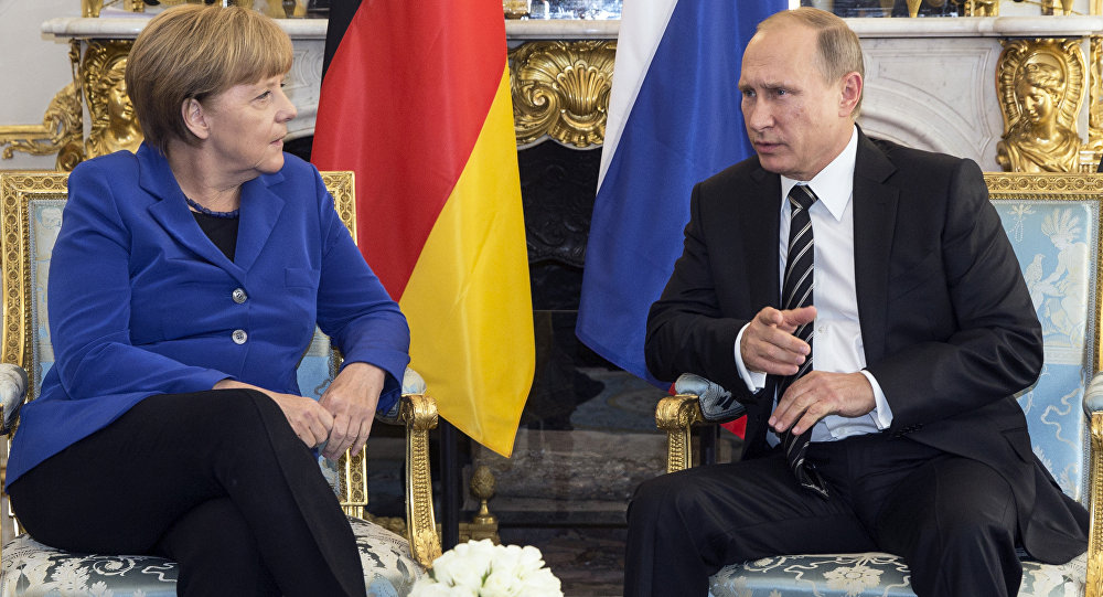 Putin chega à Alemanha para encontro com Angela Merkel