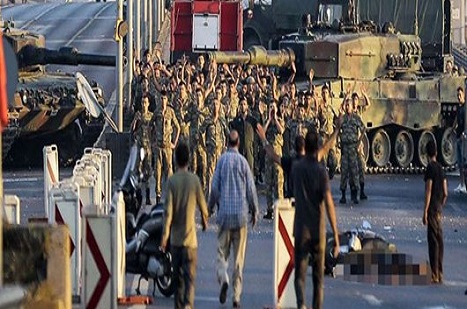 Akaz iddia etti: Türkiye’de darbe kesin!