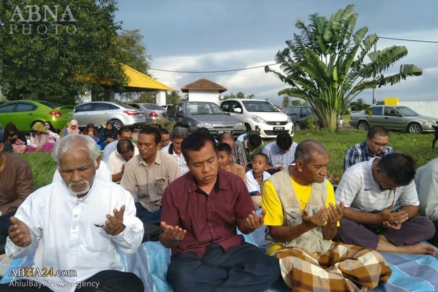 ဒိုအာ ေယအရ္ေဖဖတ္ရြတ္ေနစဥ္ ၊ မေလးရွား   ။ ။ photos 
