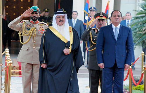 لقاء امني يجمع ملك البحرين بالسيسي في المنامة