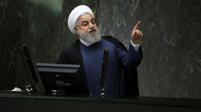 Presidente Rohani no convenció al Parlamento con sus respuestas a los cuestionamientos sobre la crisis económica de Irán 