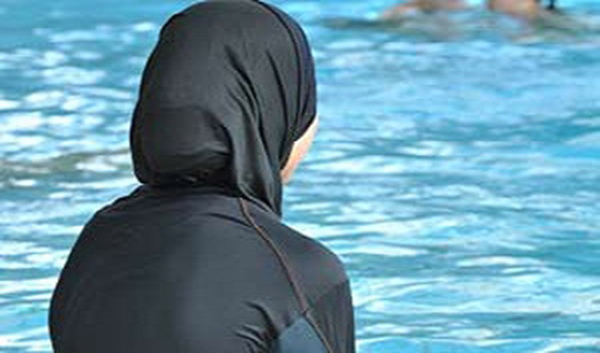 Klöckner für Burkini-Verbot in Schulen 