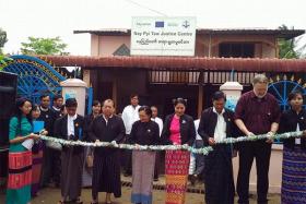 ဆင္းရဲႏြမ္းပါးသူမ်ားကို ေရွ႕ေနမ်ားက အခမဲ့ကူညီမည့္ တရားမွ်တမႈစင္တာ ေနျပည္ေတာ္တြင္ဖြင့္လွစ္