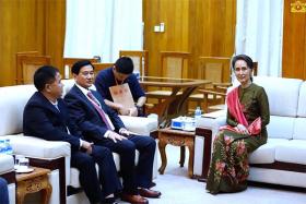 အစိုးရႏွင့္ ေျမာက္ပိုင္းလက္နက္ကိုင္သံုးဖြဲ႕ တ႐ုတ္ႏုိင္ငံ၌ ယေန႔ေတြ႕ဆံုမည္