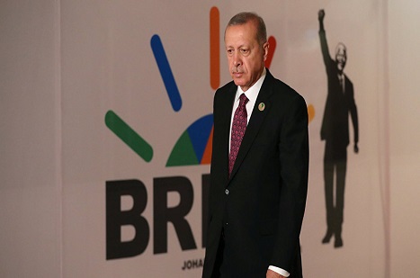 ‘Türk halkı, Batı'nın sadece kendi çıkarına dönük politikalarına karşı başka müttefik arayışında'