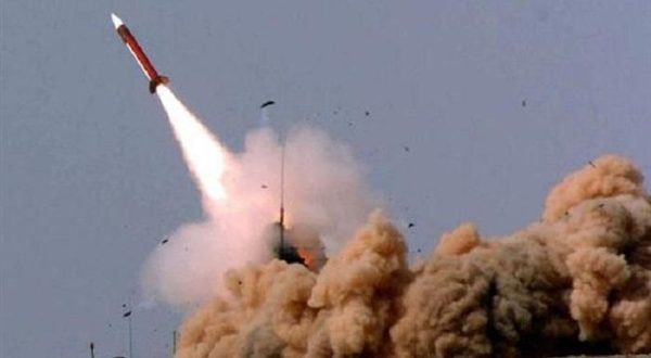 الجيش اليمني يقصف معسكر الحرس الوطني السعودي بنجران بصاروخ باليستي