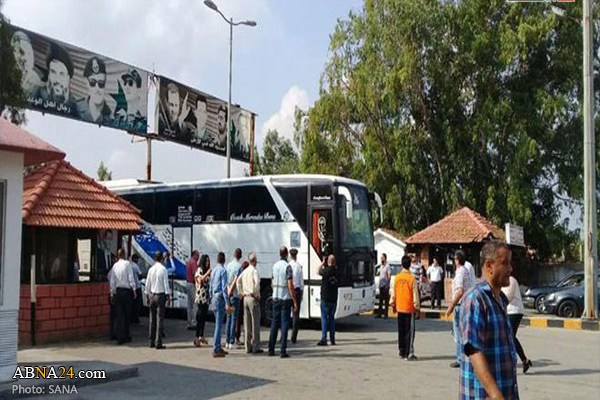 Hundreds of displaced Syrians return from Lebanon