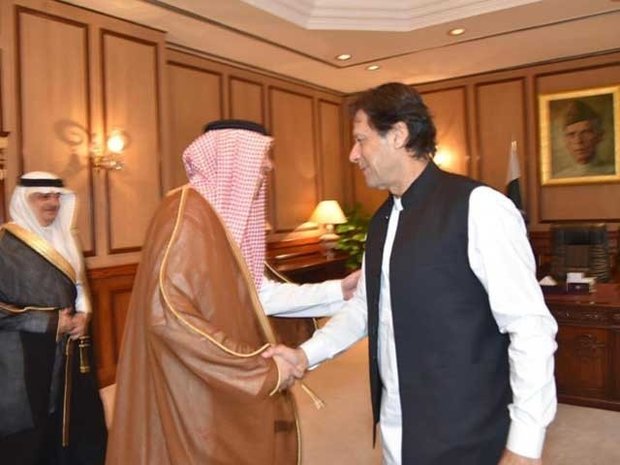 پاکستان کے وزیراعظم عمران خان سے سعودی وزیر اطلاعات کی ملاقات