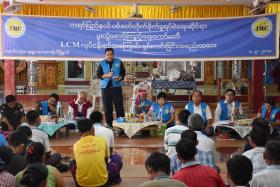 ႏွစ္ဖက္လက္ခံၿပီး ဘက္မလိုက္သူ အရပ္သားမ်ား LCM တြင္ပါဝင္ေရး ကရင္ျပည္နယ္၌ ရွင္းလင္းပြဲျပဳလုပ္
