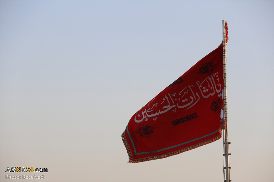 تقرير مصور/ رفع راية "يا لثارات الحسين" على قبة مسجد "جمكران" بقم المقدسة