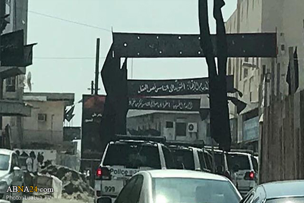 Al Khalifa forces removing Ashura displays
