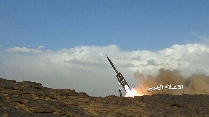 الجيش اليمني يستهدف معسكراً للجيش السعودي في نجران