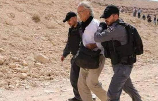 آكاديمي فرنسي يضرب عن الطعام في "سجون الاحتلال" دعما للخان الاحمر
