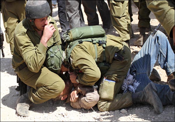 استشهاد فلسطيني أثناء اعتقاله على يد الاحتلال برام الله