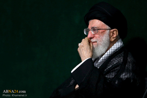 رہبرانقلاب اسلامی کی موجودگي میں عاشور کی شب میں مجلس عزا منعقد