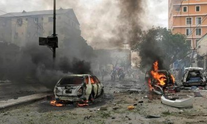  قتيل وجريح في انفجار سيارتين ملغومتين بالعاصمة مقديشو